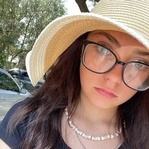 Meet your Posher, Lexa